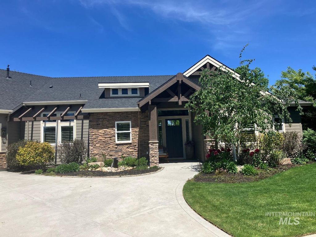 Photo of 1912 N Lodge Creek Way, Eagle, ID 83616 (MLS # 98984349)