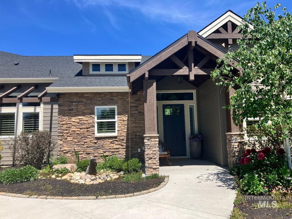 Photo of 1912 N Lodge Creek Way, Eagle, ID 83616 (MLS # 98984349)