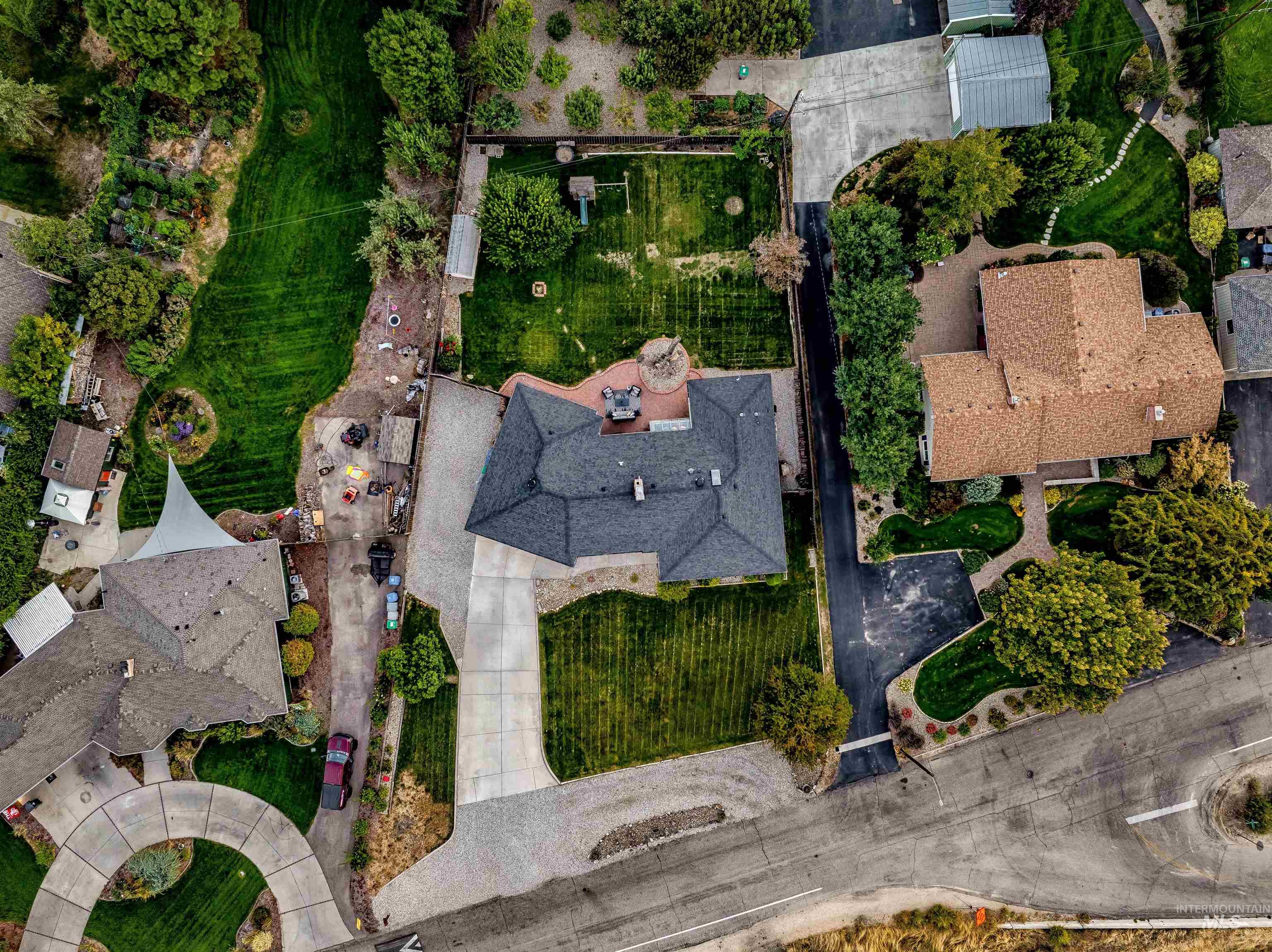 4803 Mountain View Dr