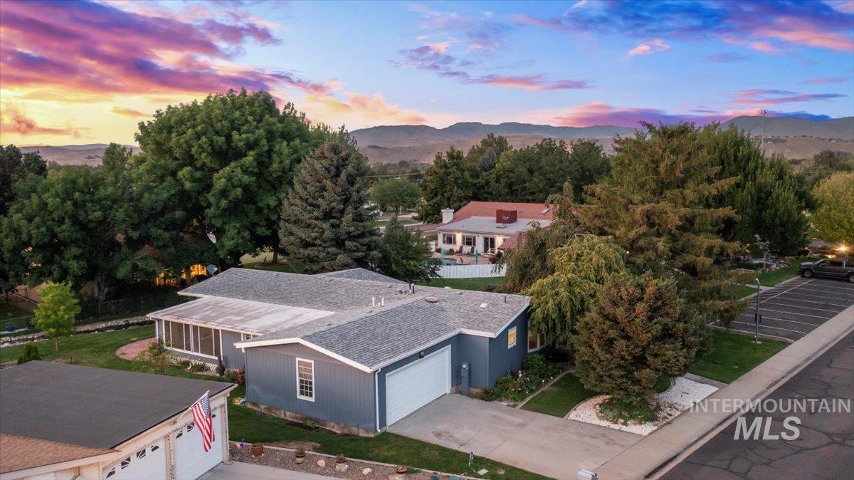 8306 W Willowpark Dr