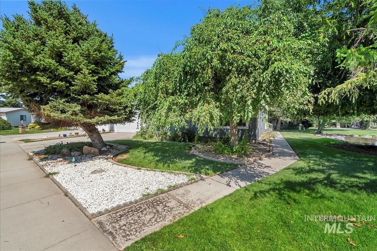 8306 W Willowpark Dr