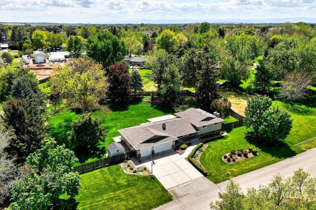Photo of 9105 W Aquarius Street, Boise, ID 83709 (MLS # 98984141)