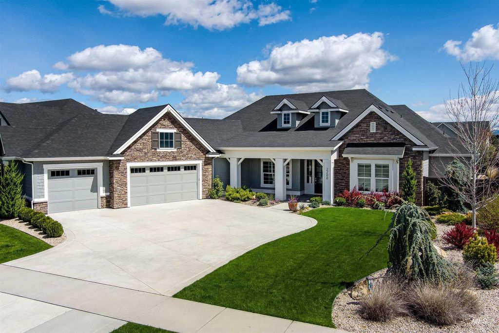 Photo of 2288 N Fountainhead Way, Eagle, ID 83616 (MLS # 98982660)