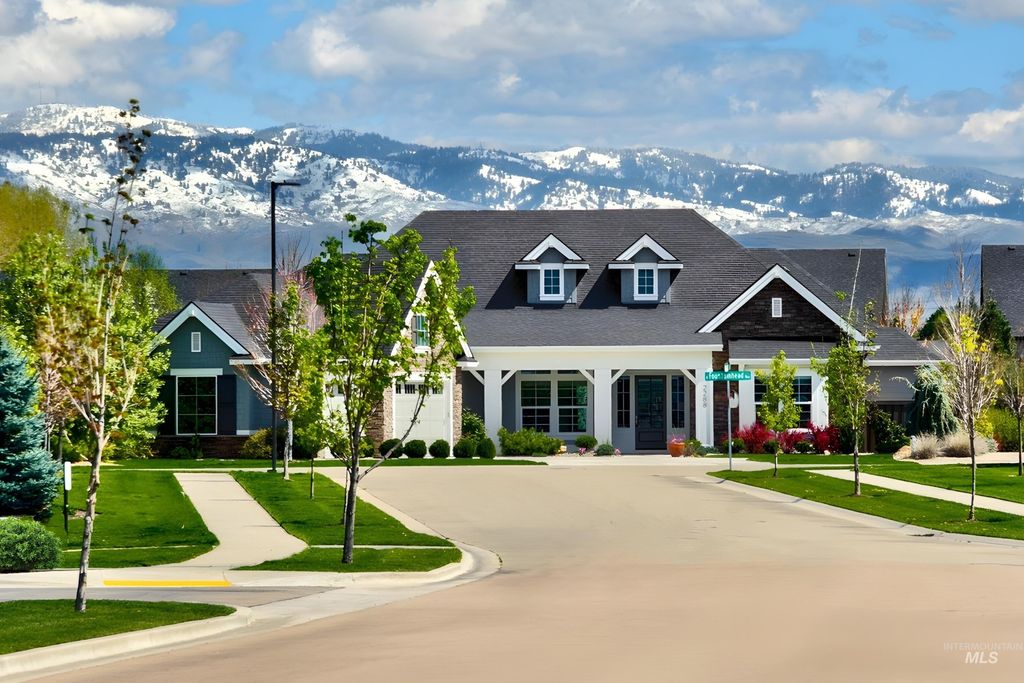 Photo of 2288 N Fountainhead Way, Eagle, ID 83616 (MLS # 98982660)