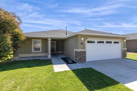 Photo of 118 Bridgeport Ave, Caldwell, ID 83605 (MLS # 98955796)