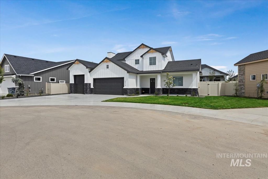 Photo of 9910 W Sunberry Court, Star, ID 83669 (MLS # 98976224)