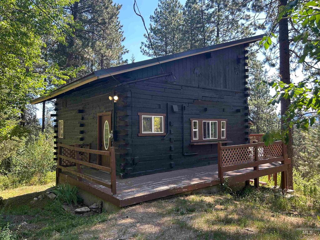 Photo of 36 Aspen Dr, Garden Valley, ID 83622 (MLS # 98954543)