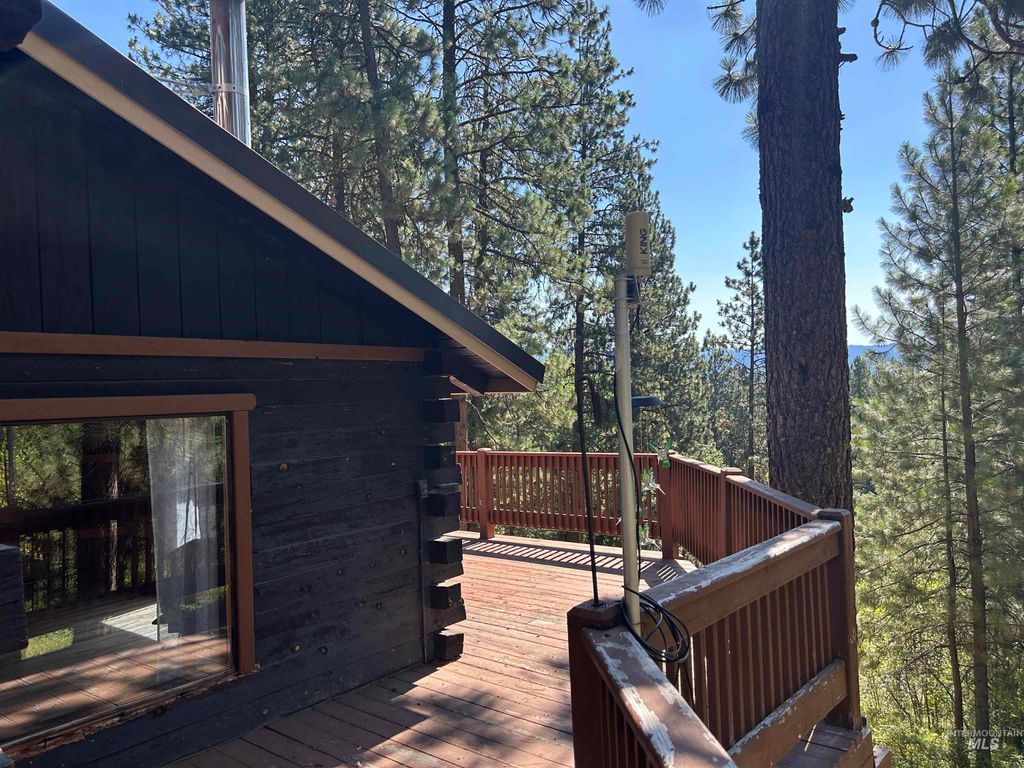 Photo of 36 Aspen Dr, Garden Valley, ID 83622 (MLS # 98954543)