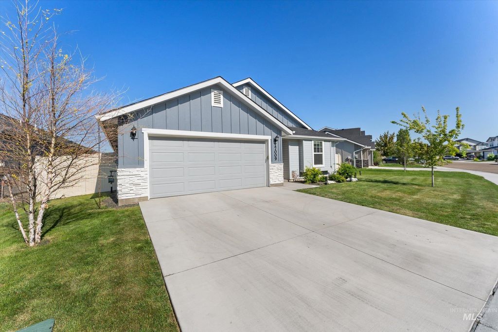 Photo of 17009 N Cornwallis Way, Nampa, ID 83687 (MLS # 98985105)