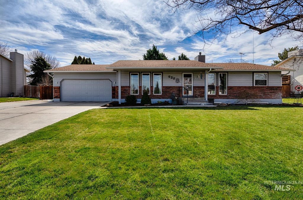 Photo of 525 Donna Drive, Nampa, ID 83686 (MLS # 98978698)