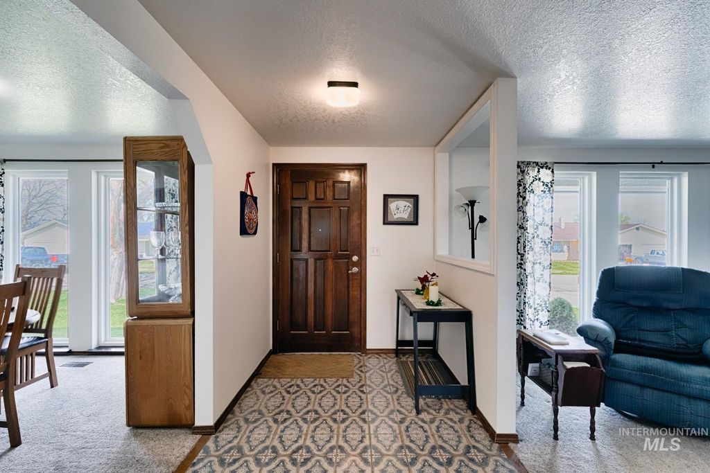 Photo of 525 Donna Drive, Nampa, ID 83686 (MLS # 98978698)