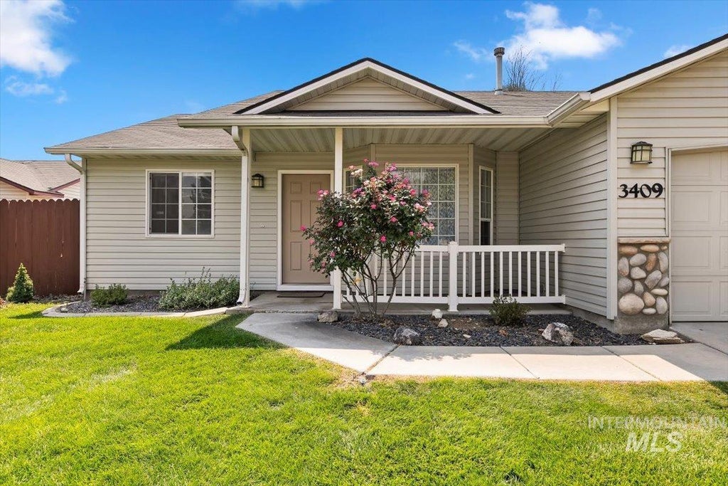 Photo of 3409 Rock Ct, Nampa, ID 83687 (MLS # 98996639)