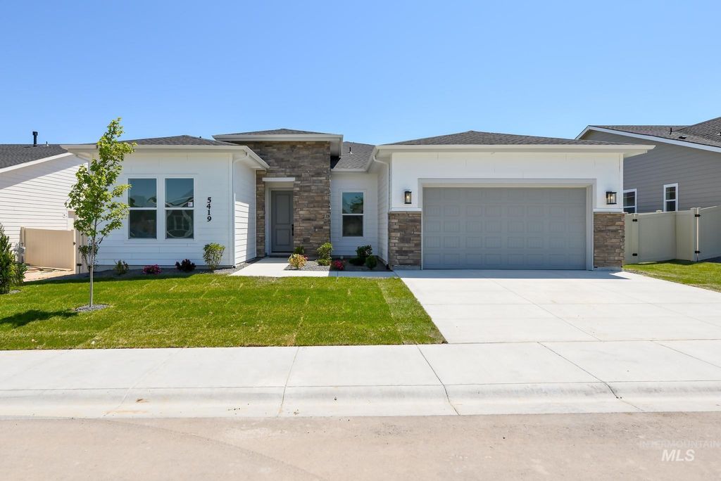 Photo of 2639 N Silverbell Way, Eagle, ID 83616 (MLS # 98978994)