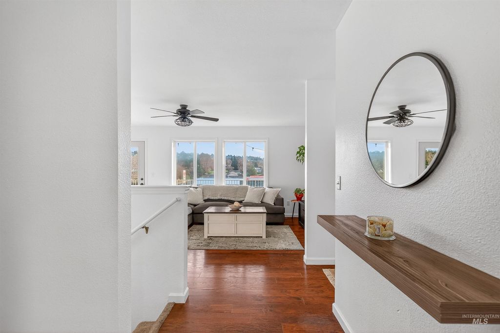 Photo of 822 15th Ave, Lewiston, ID 83501 (MLS # 98971728)