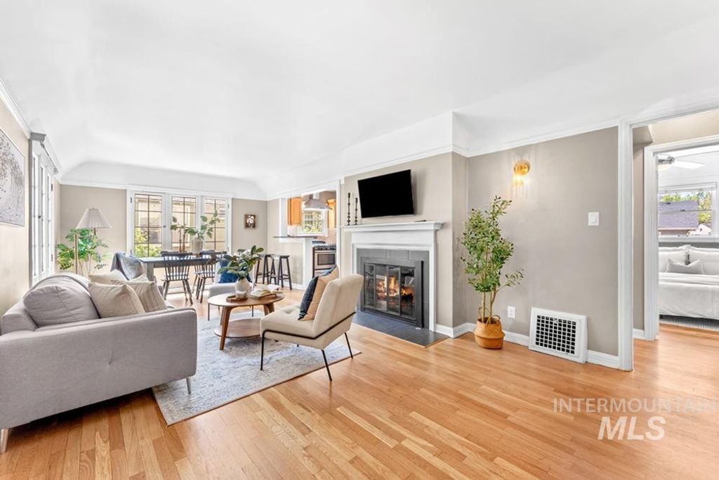 Photo of 913 N 22nd St, Boise, ID 83702 (MLS # 98981540)