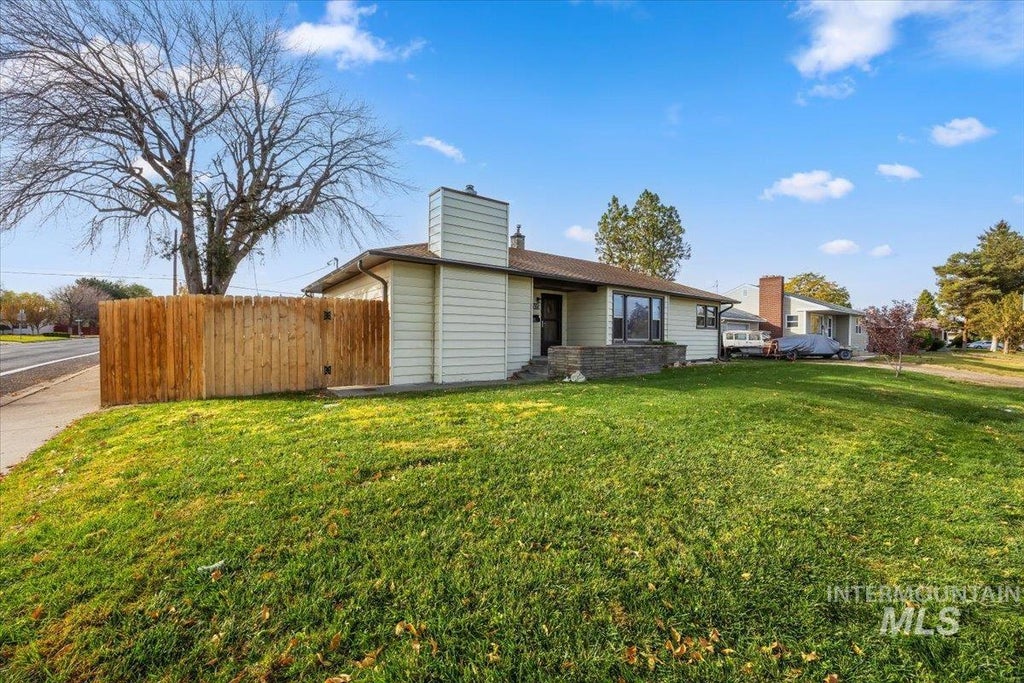 Photo of 305 Filer Ave W Ave, Twin Falls, ID 83301 (MLS # 99005221)
