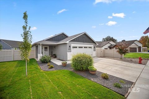 Photo of 800 N 14th Street, Payette, ID 83661 (MLS # 98960438)