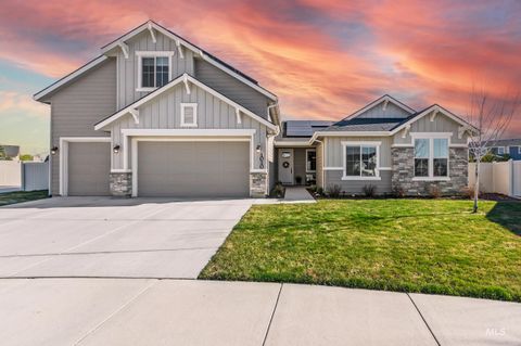 Photo of 1010 E Sweet Pearl St, Kuna, ID 83634 (MLS # 98978905)