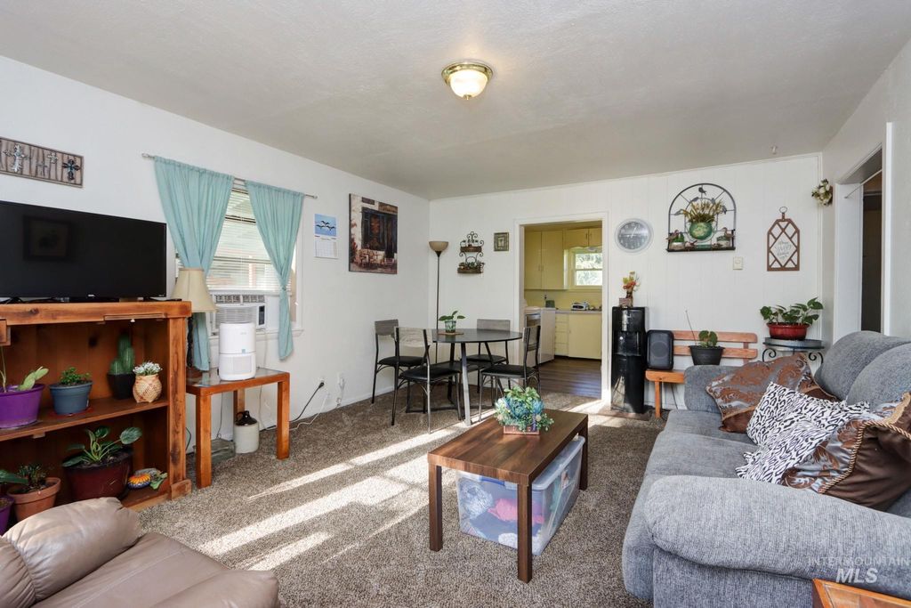 Photo of 434 S 16th St, Payette, ID 83661 (MLS # 98960776)
