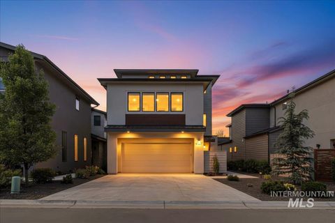 Photo of 6787 E Warm Springs, Boise, ID 83716 (MLS # 98983195)