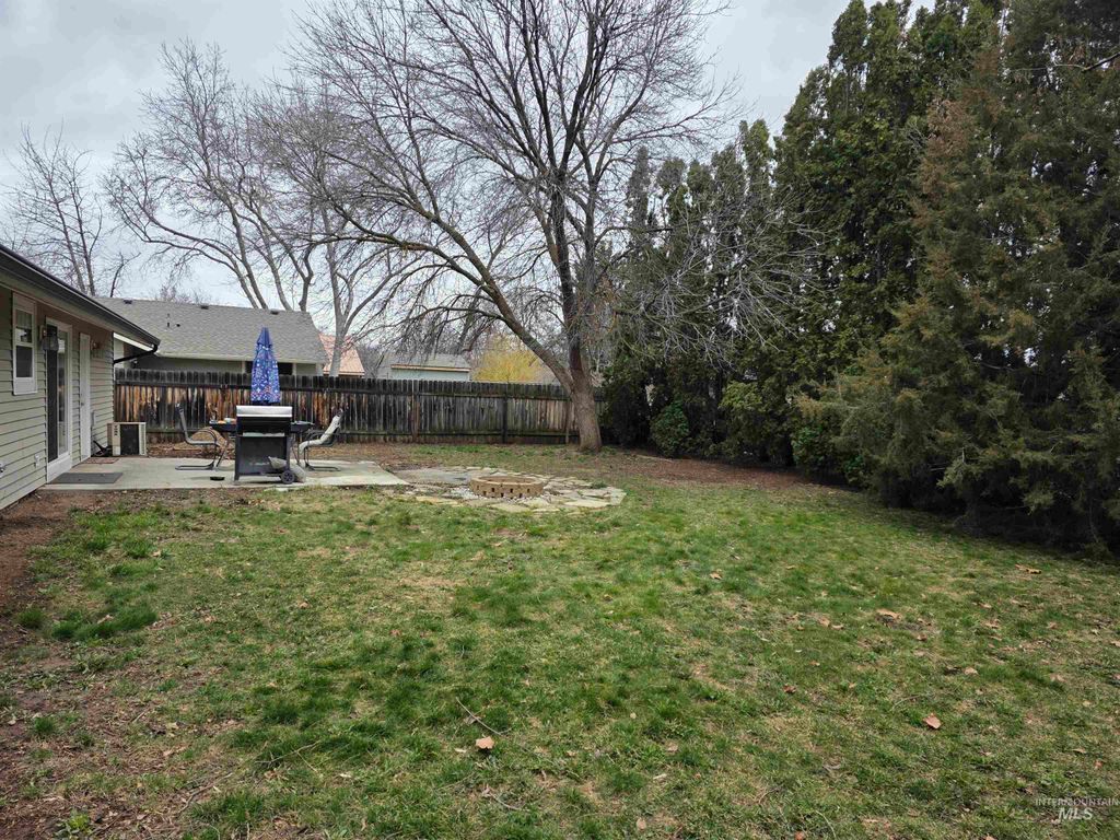 Photo of 1887 W Cherry Ct, Boise, ID 83705 (MLS # 98977120)