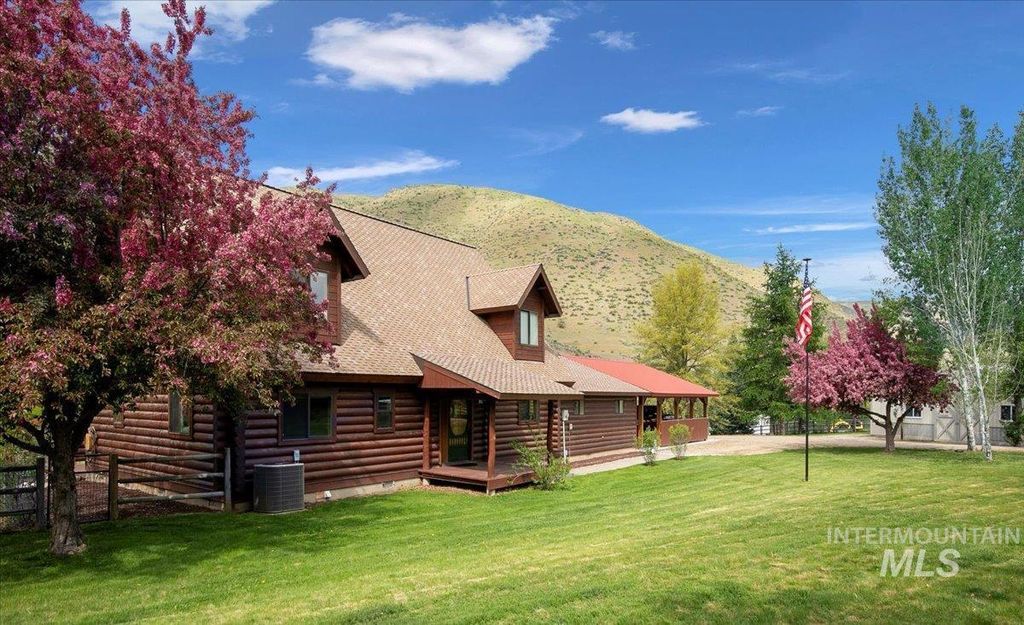 Photo of 6856 Highway 55, Horseshoe Bend, ID 83629 (MLS # 98923100)