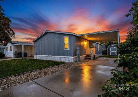 Photo of 9644 W Woodland Ln, Boise, ID 83704 (MLS # 98983176)