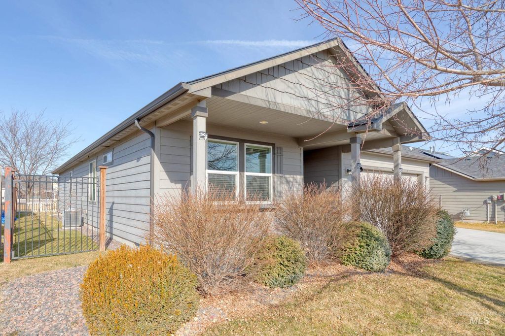 Photo of 12734 Amber Sky Dr, Caldwell, ID 83607 (MLS # 98973727)