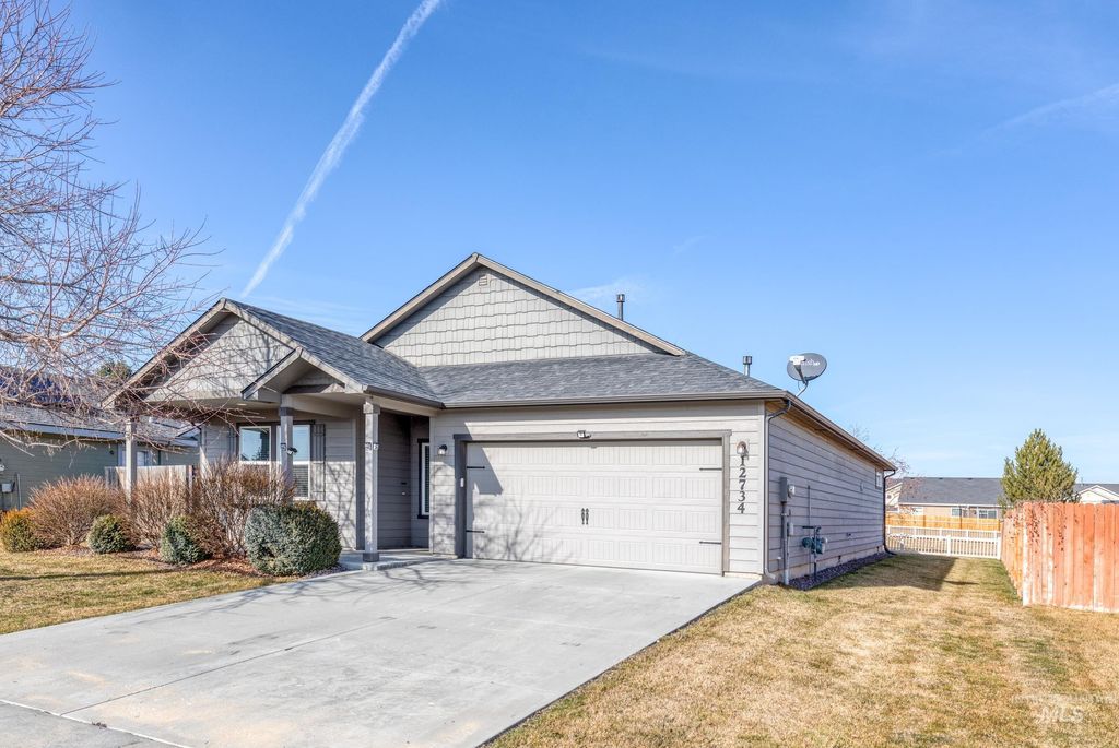 Photo of 12734 Amber Sky Dr, Caldwell, ID 83607 (MLS # 98973727)