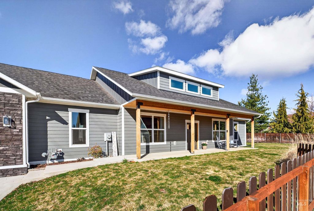 Photo of 1321 Lande Lane, Moscow, ID 83843 (MLS # 98979788)