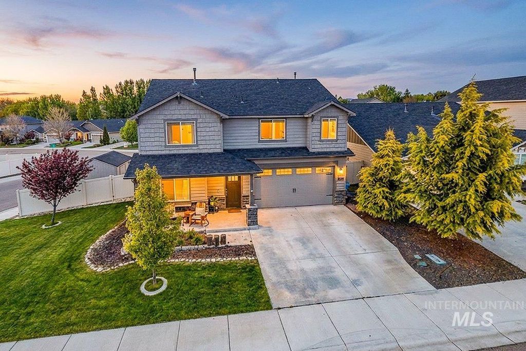 Photo of 9644 W Goldenpond Ct, Boise, ID 83709 (MLS # 98984332)
