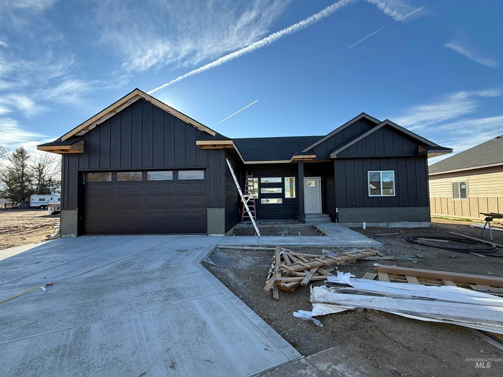 Photo of 911 14th Street, Rupert, ID 83350 (MLS # 98969862)