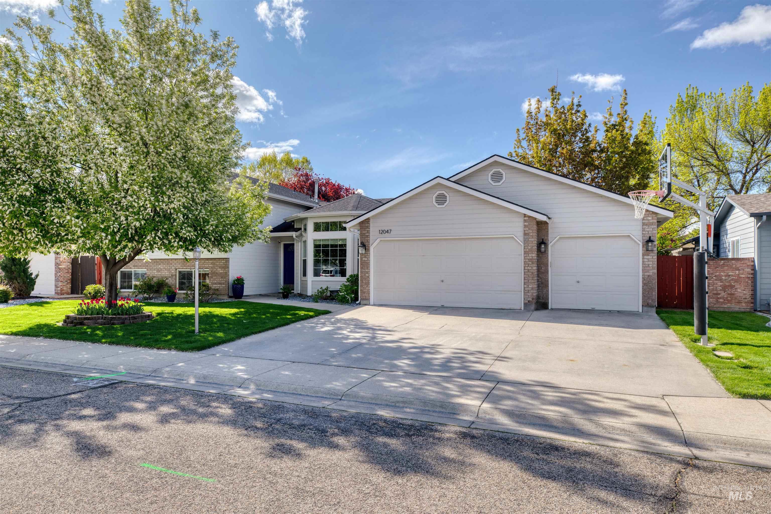12047 W Patrina Dr
