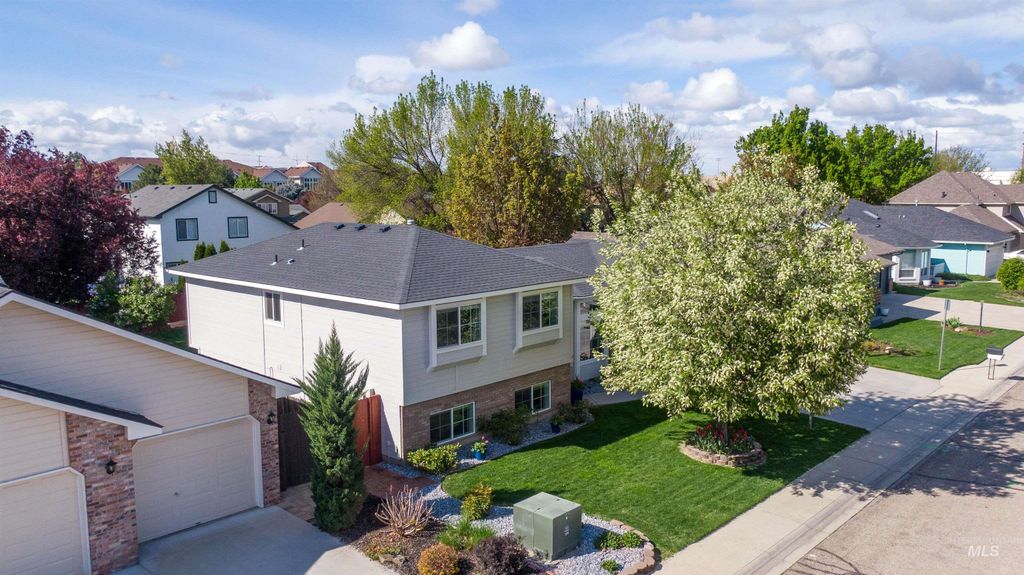 Photo of 12047 W Patrina Dr, Boise, ID 83713 (MLS # 98982591)