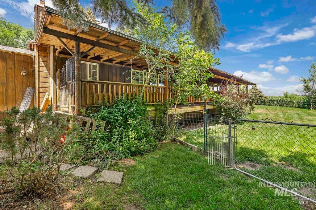 Photo of 166 W 300 S, Jerome, ID 83338 (MLS # 98981789)