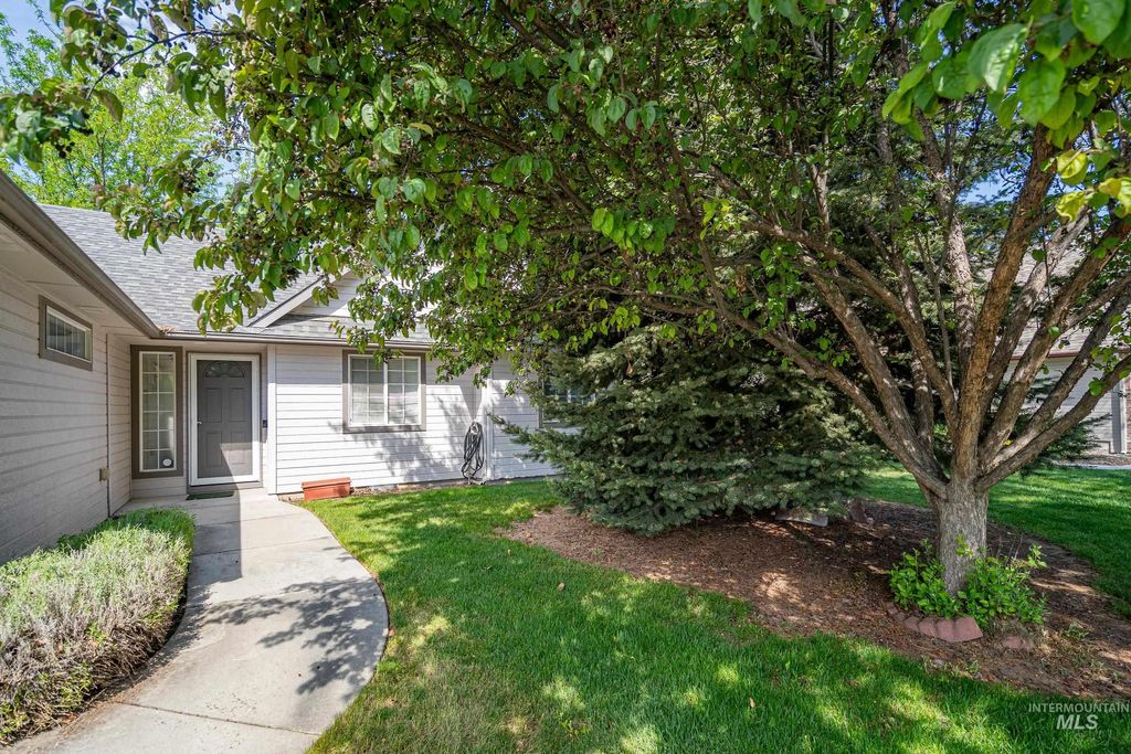 Photo of 2137 S Petra Ave, Boise, ID 83709 (MLS # 98985984)