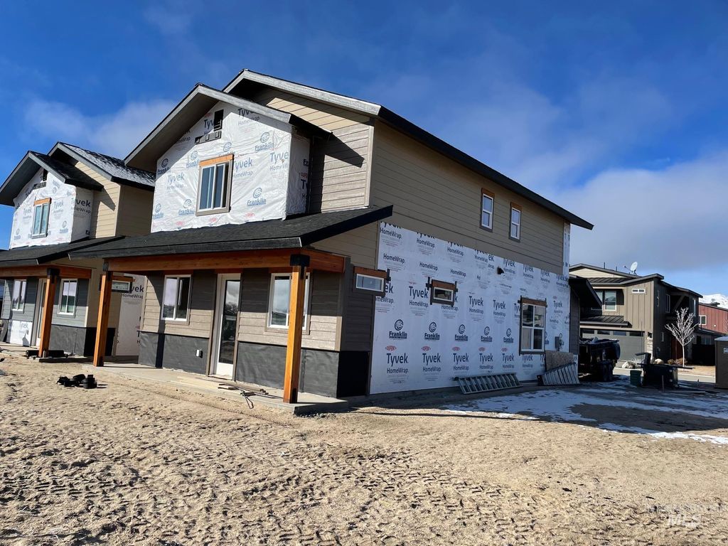 Photo of 10 North Creek Way, Cascade, ID 83611 (MLS # 98966821)