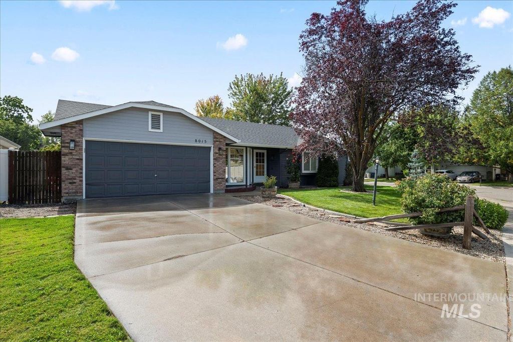 Photo of 8015 W Whittaker St, Boise, ID 83714 (MLS # 98977799)