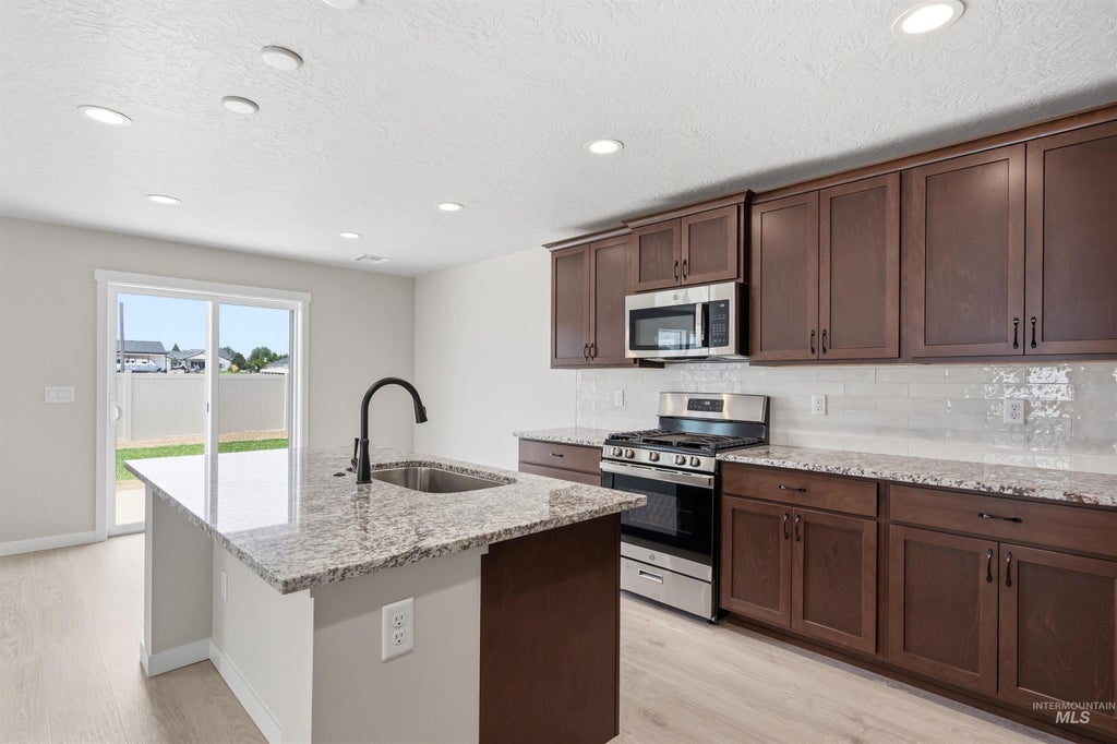 Photo of 17573 Moon Ridge Pl, Nampa, ID 83687 (MLS # 98995138)