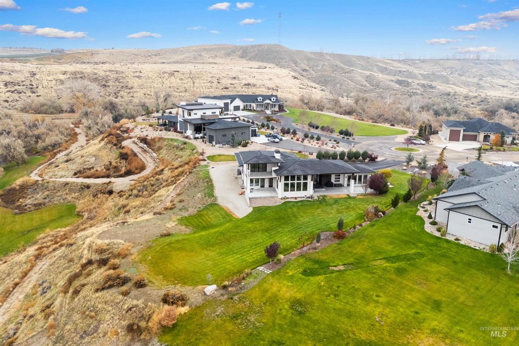 Photo of 16357 Brunello Ct, Caldwell, ID 83607 (MLS # 98968863)