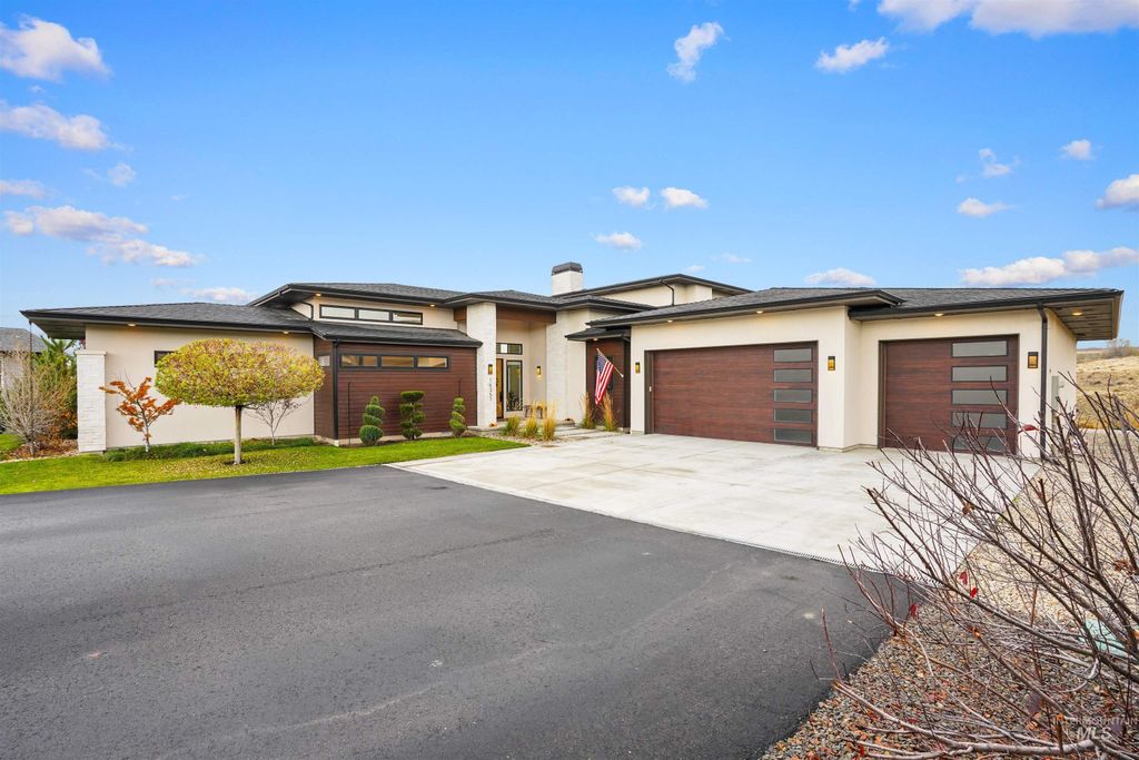 Photo of 16357 Brunello Ct, Caldwell, ID 83607 (MLS # 98968863)