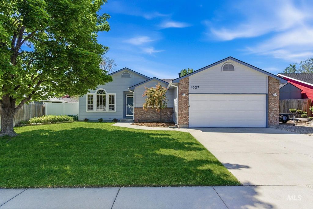 Photo of 1027 W Bird Ave, Nampa, ID 83686 (MLS # 98985101)