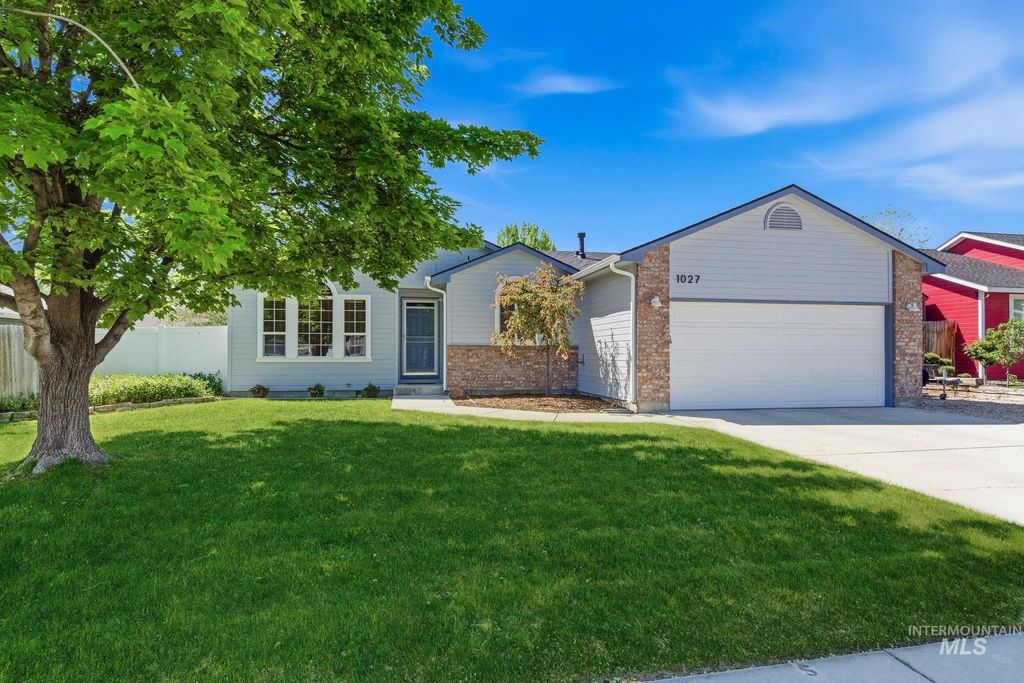 Photo of 1027 W Bird Ave, Nampa, ID 83686 (MLS # 98985101)