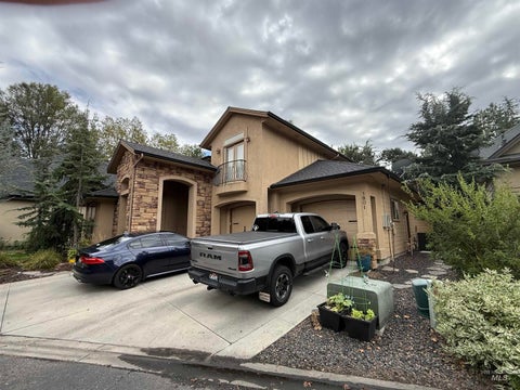 Photo of 1901 S Stream Pointe Ln, Eagle, ID 83616 (MLS # 99000028)