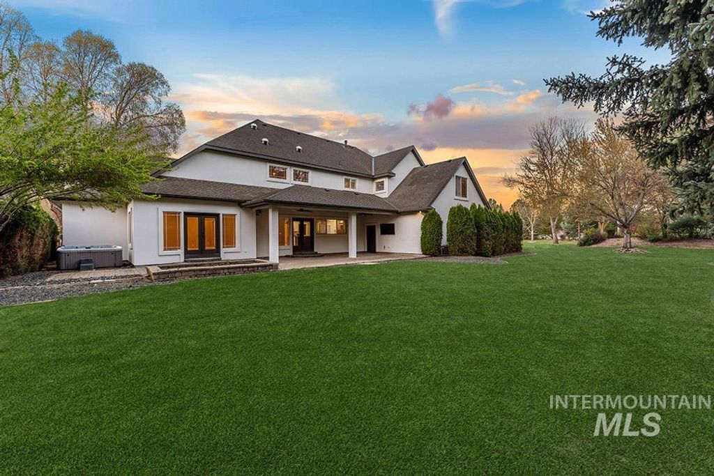 Photo of 1938 E Parkhurst Ct, Eagle, ID 83616 (MLS # 98981403)