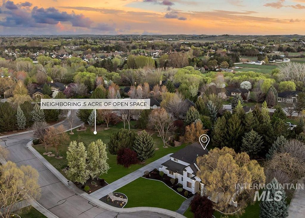 Photo of 1938 E Parkhurst Ct, Eagle, ID 83616 (MLS # 98981403)