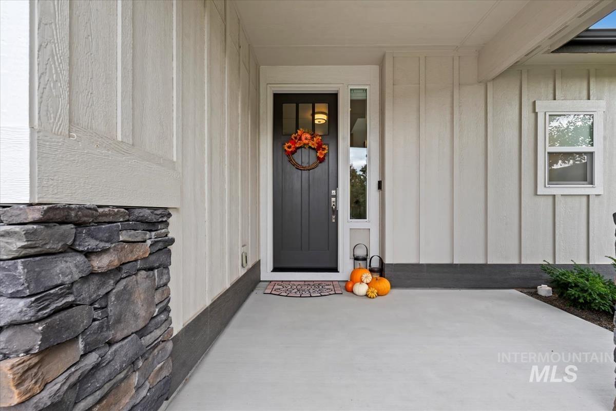 6352 N Sweet Valley Pl