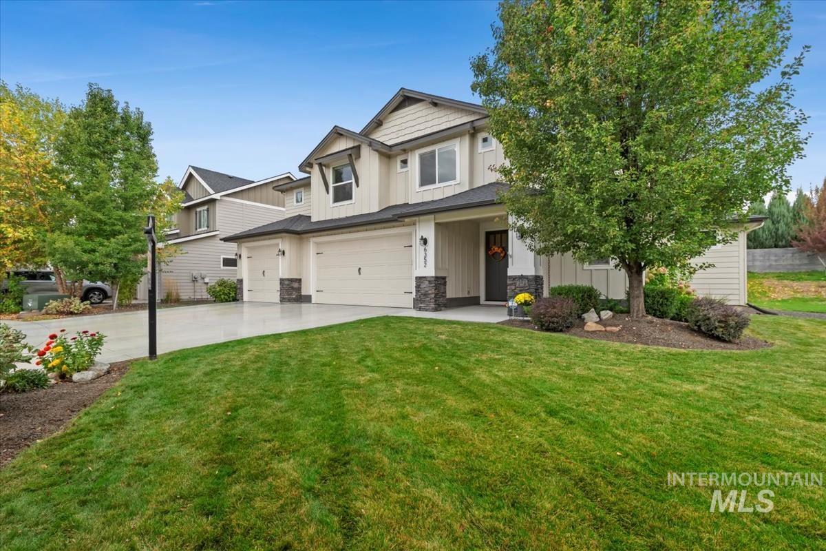 6352 N Sweet Valley Pl