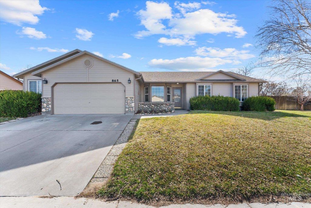 Photo of 865 Gregory Ln, Mountain Home, ID 83647 (MLS # 98978499)