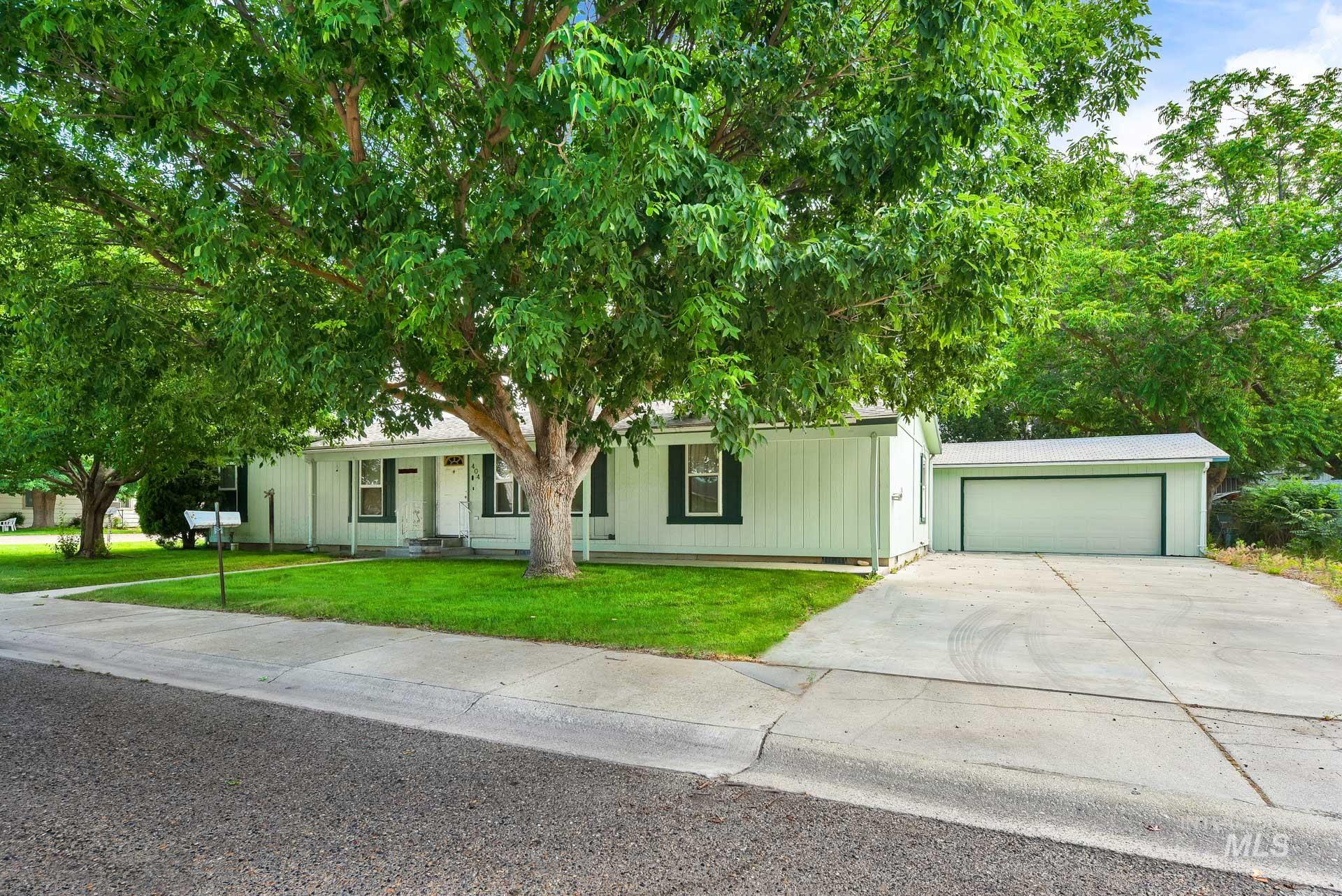 404 Riggs St
